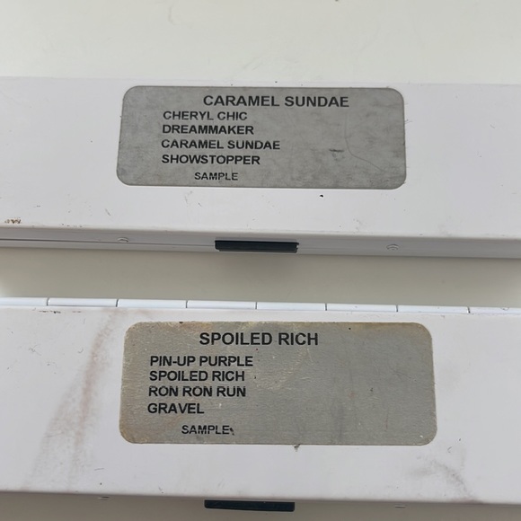 MAC Archie - Bundle of Eyeshadow Quads - Caramel Sundae & Spoiled Rich - Picture 5 of 5